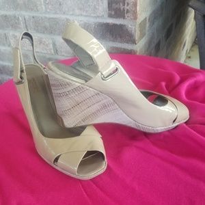 Kenneth Cole Reaction Patent Leather Wedges - Size 9M